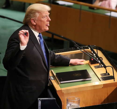 도널드 트럼프 미국 대통령이 19일(현지시간) 뉴욕 유엔본부에서 열린 유엔총회에서 기조연설을 하고 있다. (사진=EPA/연합뉴스)