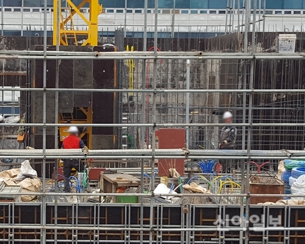 서울시 영등포구의 한 건설현장에서 근로자들이 작업 중이다.(사진=신아일보DB)