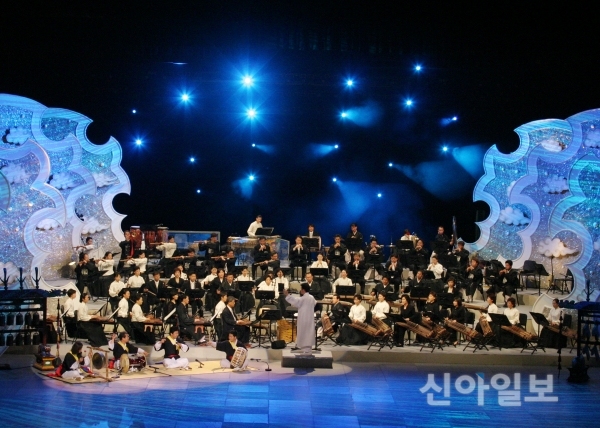 서울 중랑구는 오는 30일 오후 7시30분, 중랑구청 대강당에서 온 가족이 함께 즐길 수 있는 KBS국악관현악단의 ‘찾아가는 음악회’를 개최한다. (사진=중랑구)