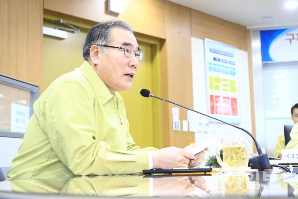 이개호 농식품부 장관이 13일 구제역 상황점검회의를 주재하고 있다. (사진=농식품부)