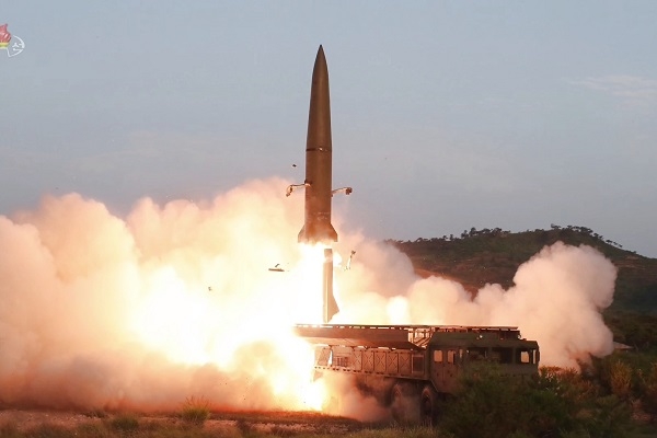 지난 26일 조선중앙TV가 보도한 북한 단거리 탄도미사일 발사 모습. (사진=연합뉴스)