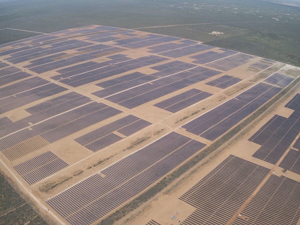 한화에너지의 미국 내 자회사인 174파워글로벌가 개발해 운영 중인 미국 텍사스주 Oberon 1A(194MW) 태양광발전소 전경. (사진=한화에너지)