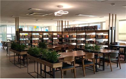 금천구 시흥3동 동네방네 마을이음센터 2층에 위치한 ‘꿈꾸는 작은도서관’ 내부 모습.(사진=금천구)