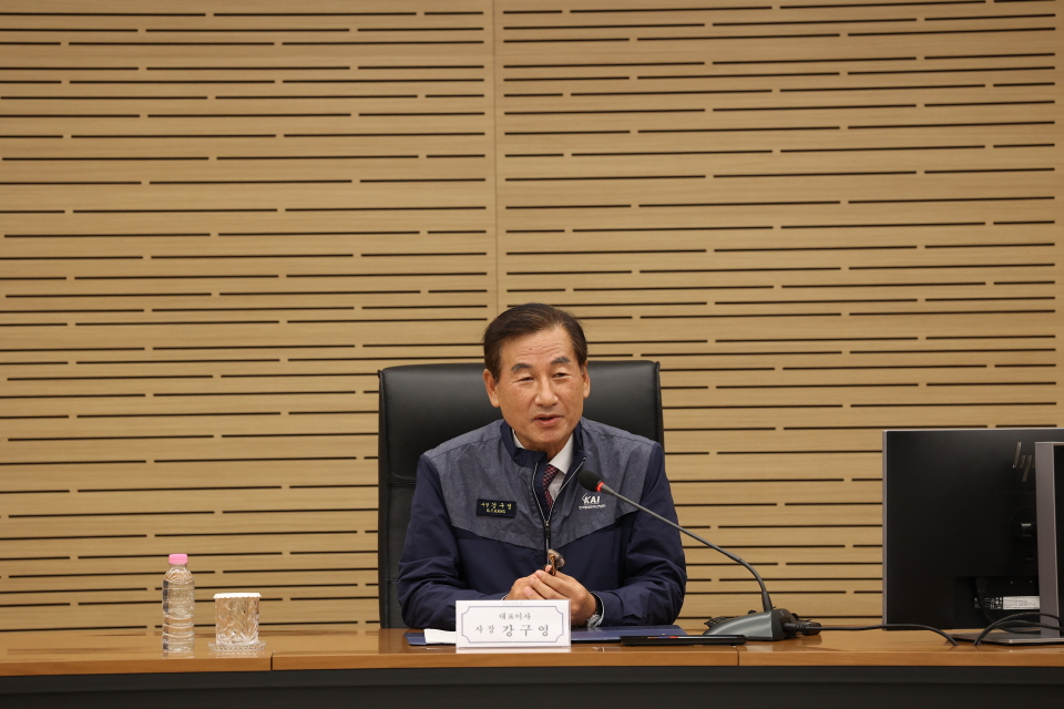 강구영 한국항공우주산업(KAI) 사장이 6일 신임 사장으로 공식 취임하며 임직원 상견례에서 발언하는 모습. [사진=한국항공우주산업]