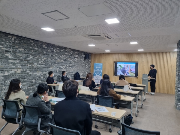 대전시는 28일 스마트시티 챌린지 홍보 시민체험단 ‘스마트챌린저 제2기’ 해단식을 개최.진행하고 있다. (사진=대전시)
