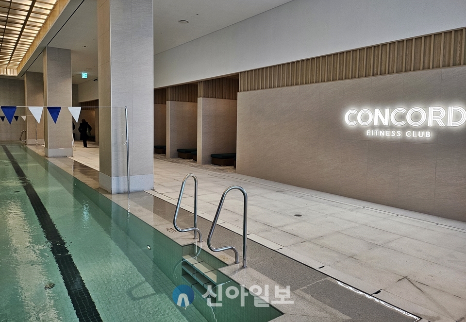 신세계가 만든 피트니스 클럽 콩코드 시설 중 수영장. [사진=김소희 기자]