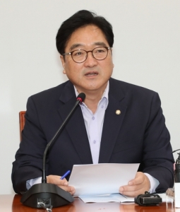 與 "김명수 대법원장 지명은 사법개혁 신호탄"