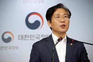 성윤모 장관 “日 불화수소 북한 유출 주장, 근거 없어”