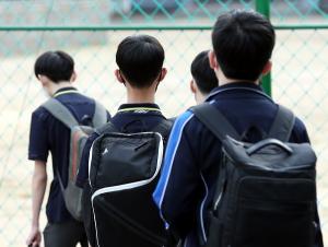 매일 등교 가능한 학교 기준 완화… 전교생 60명→300명 검토