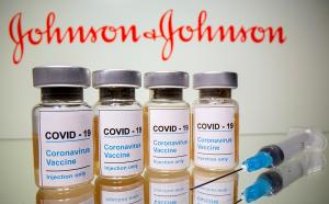 美매체 “보건당국, 얀센 백신 사용 재개로 기울어”