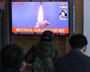 북한, 새해 첫 무력시위…“동해로 탄도미사일 발사”