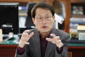조희연 교육감, ‘해직교사 특별채용’ 첫 재판서 혐의 부인
