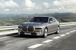 [주차장] 4월 4주, 수입 럭셔리 세단 공개…BMW 외 4가지 자동차