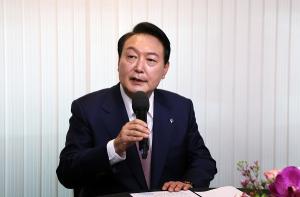 [속보] 尹대통령 "경제위기 태풍… 지방선거 승리 입에 담을 상황 아냐"