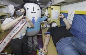 [포토] 대우건설, 혈액 수급 개선 '헌혈 캠페인'