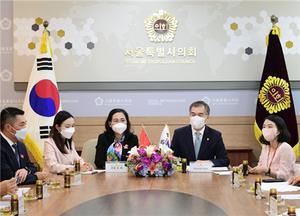 응웬 티 레 호치민시 인민의회 의장, 서울시의회 방문 교류협력 논의