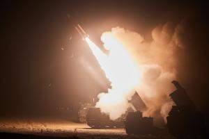한미, 北 무력시위에 대응사격… 동해로 지대지미사일 4발 발사