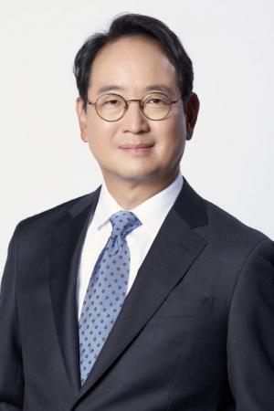 [두산사단] 두산밥캣 스캇성철박 대표, 부회장 승진