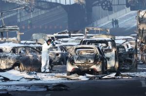 과천 방음터널 화재 사망자 신원파악… “차량 4대서 5명 발견”