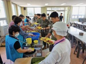 정선군사회단체, 군장병 대상 급식 지원 봉사활동