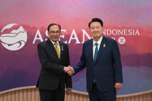 한-말레이 정상회담… 윤대통령 "젊은 인재들 한국서 역량"