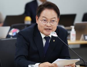 민주, 최강욱 이어 허영도 &apos;설화&apos; 논란… 정개특위 위원직 사퇴