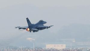 주한미군 F-16 전투기 군산서 추락… 조종사 탈출