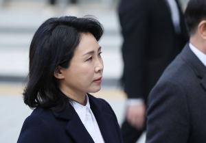 김혜경, '선거법 위반' 첫 재판 출석… 혐의 부인