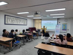 홍천군노인복지관, 기억두드림 선배시민 자원봉사단 치매·인지 예방 전문 교육 실시