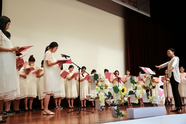 서울여성병원 임산부 합창단 ‘아이&I’의 공연으로 참여자들과 함께 공감대를 형성했다.