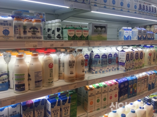 어느 대형마트에 진열된 우유 제품들. (사진=박성은 기자)