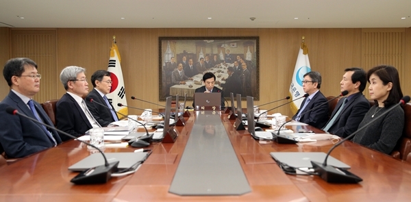 한국은행은 지난 16일 서울시 중구 한국은행에서 임시 금융통화위원회를 열고 기준금리를 0.5%p 인하했다. (사진=한은)