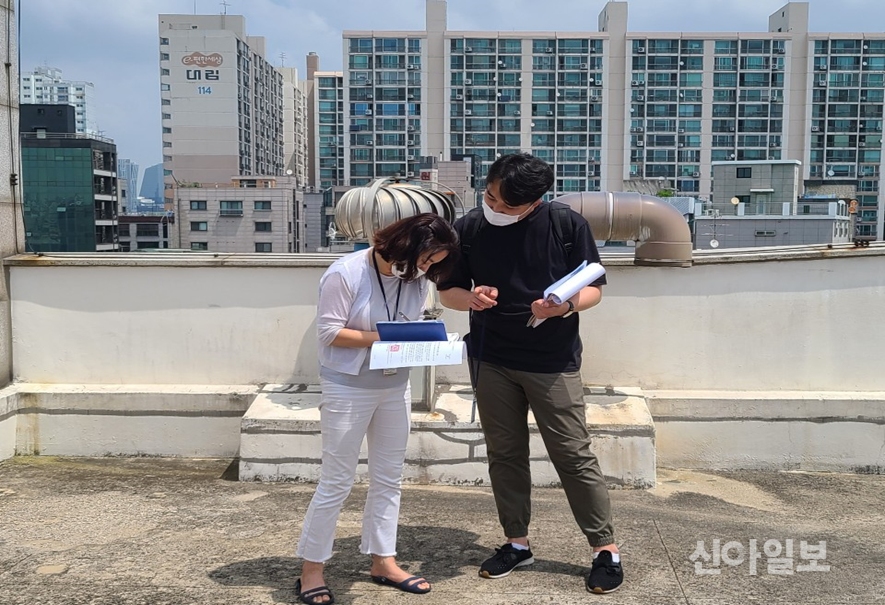 작년 1기 서울시 태양광 시민 탐사대원들이 태양광 발전이 가능한 부지를 탐색했다. (사진=서울시)