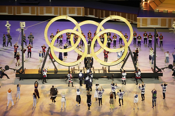 23일 일본 도쿄 신주쿠 국립경기장에서 2020 도쿄올림픽 개막식에서 축하공연이 펼쳐지고 있다. (사진=연합뉴스)