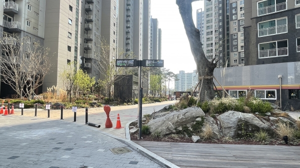 서울 노원구가 전국 최초로 주거지역 아파트단지 내에 버스정보 안내 단말기를 설치하고 운영에 들어갔다. (사진=노원구)