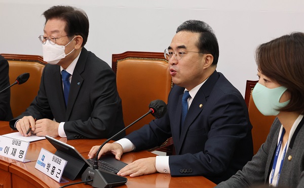 더불어민주당 박홍근 원내대표가 지난 25일 국회에서 열린 최고위원회의에서 발언하고 있다. (사진=연합뉴스)
