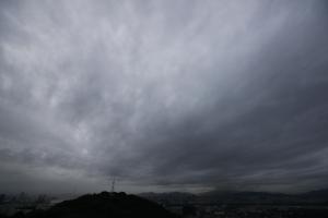[오늘 날씨] 태풍 ‘솔릭’ 약화, 폭우 가능성 ‘여전’