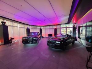 글로벌 불황 잊은 수입 럭셔리車… 롤스로이스 판교 매장 오픈