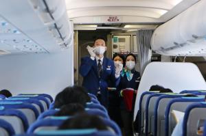 에어부산, 김해공항 국제관광비행 첫 운항…탑승률 90% 육박