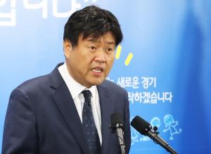 檢, ‘이재명 최측근’ 김용 구속영장… 대선자금수사 본격화