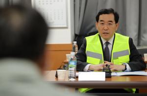 '화물연대 파업' 시멘트 직격탄…이창양, 긴급 현장점검