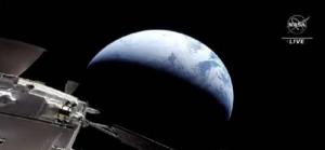 NASA 무인우주선 &apos;오리온&apos;, 달 궤도 비행 마치고 지구로 귀환
