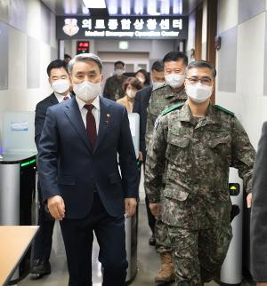 이종섭 국방부장관, 국군수도병원 방문