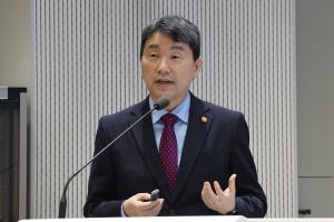 이주호 교육장관 “학폭 정책 손질… 정시 반영도 검토”