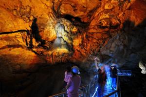 태백시, 관광지 랜드마크 위한 용연동굴 재정비