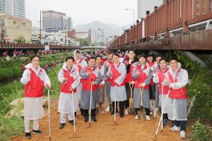 홍남표 창원시장, 하천가꾸기 봉사활동 현장 방문